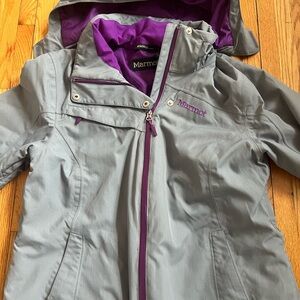 Marmot women’s ski jacket in Gray with Purple Accents
